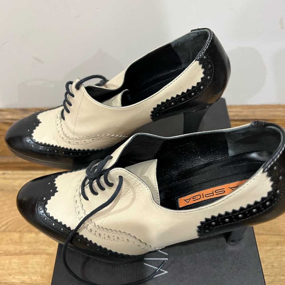 Via Spiga black and cream oxford heels size 7 - Picture 2 of 3